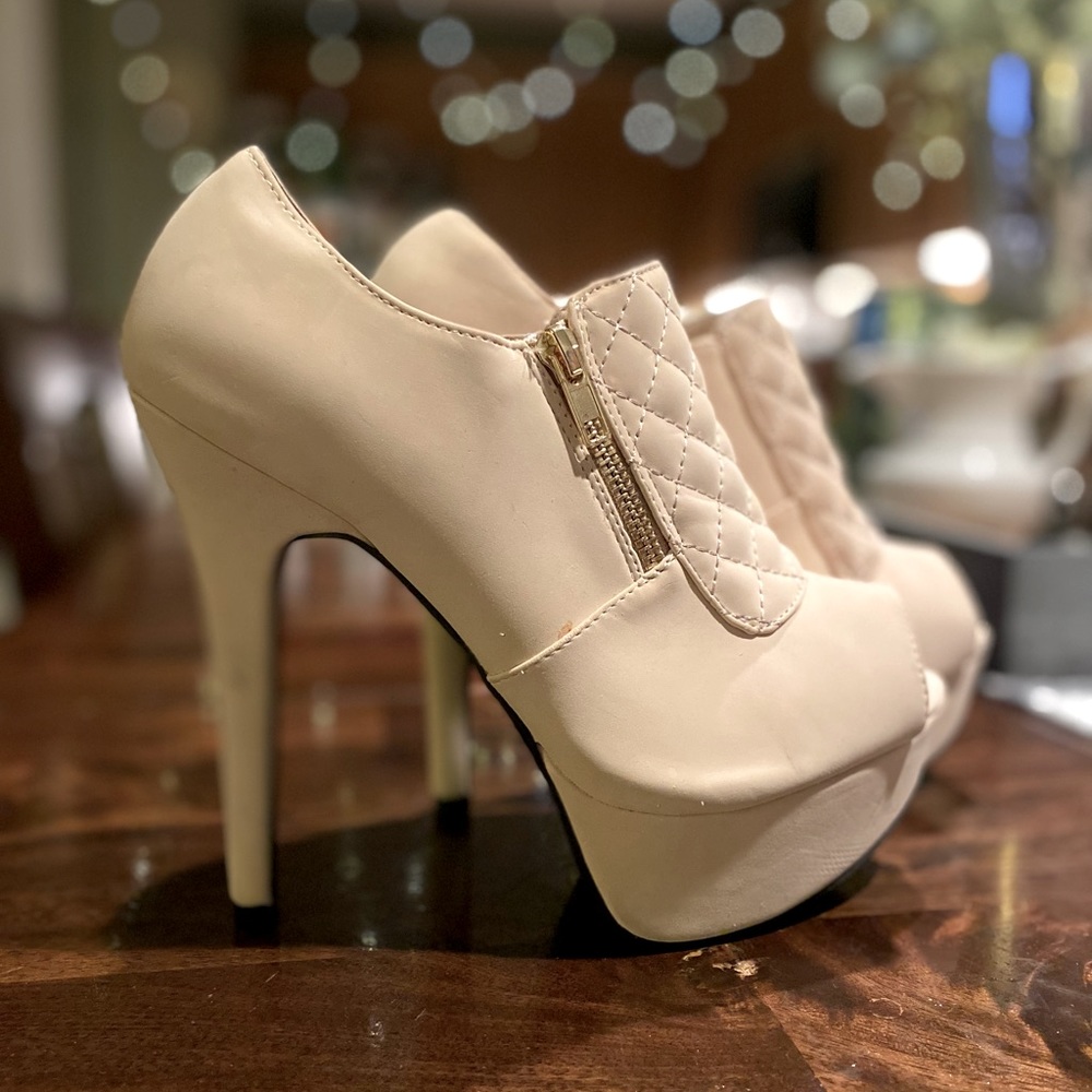 🌸Blush pink, quilted, 💕faux suede platform heels🎀